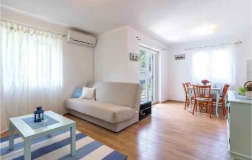 Two Bedroom Apartment In Betiga — 4-Star Luxury Hotel in Vodnjan, Croatia