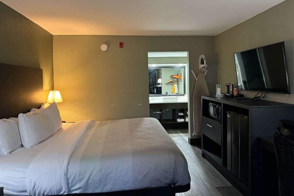 Quality Inn & Suites near Panama City Beach - photo 7