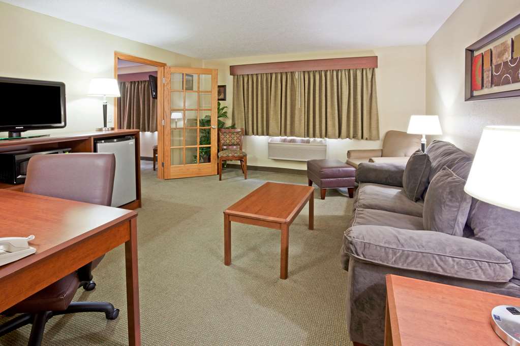 AmericInn by Wyndham Fargo West Acres - photo 14
