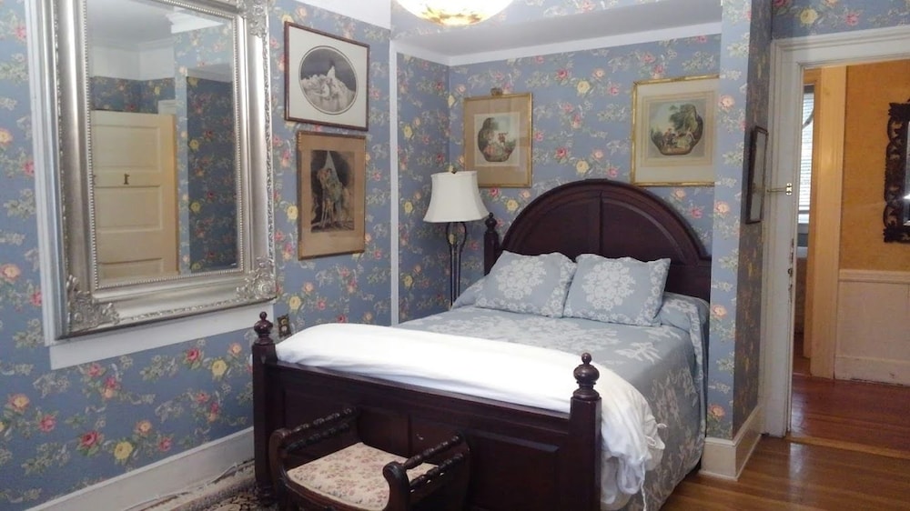 The Inn at Brevard - photo 4