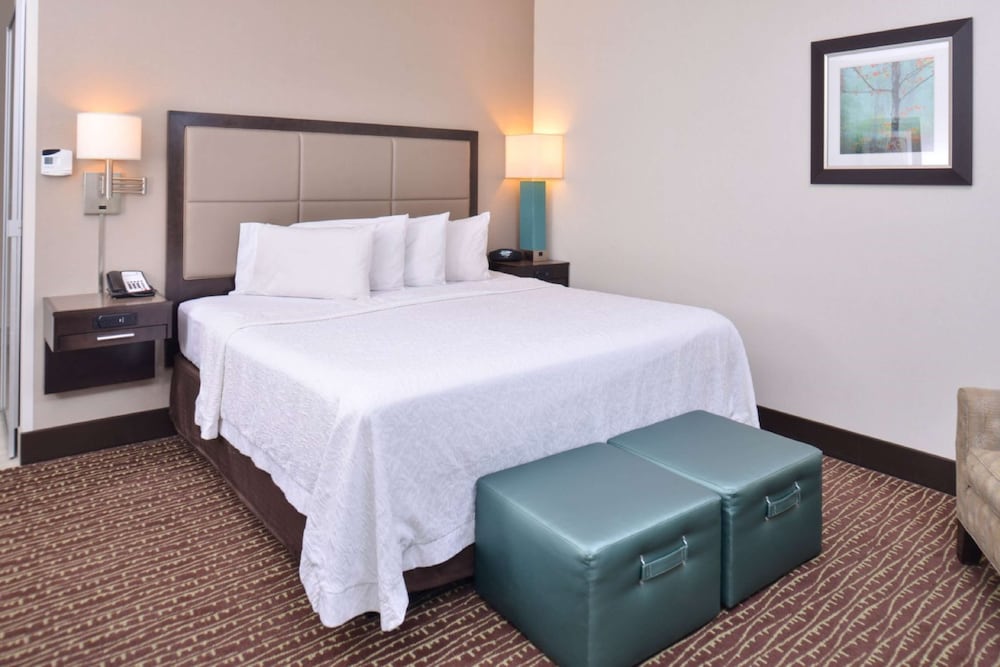 Hampton Inn & Suites Bend - photo 13