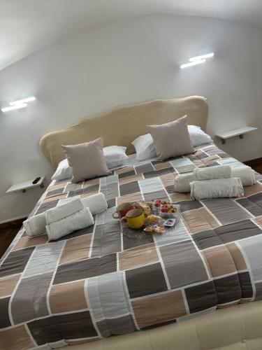 Aurora House — 4-Star Luxury Hotel in Naples, Italy