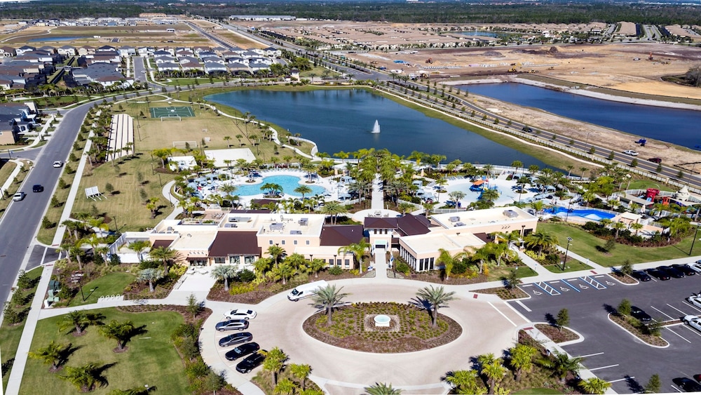 Disney Getaway: Pool Spa & Lake Views - photo 71