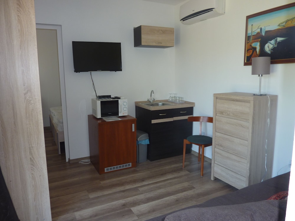 Zsanett Hotel — Balatonlelle — photo 5