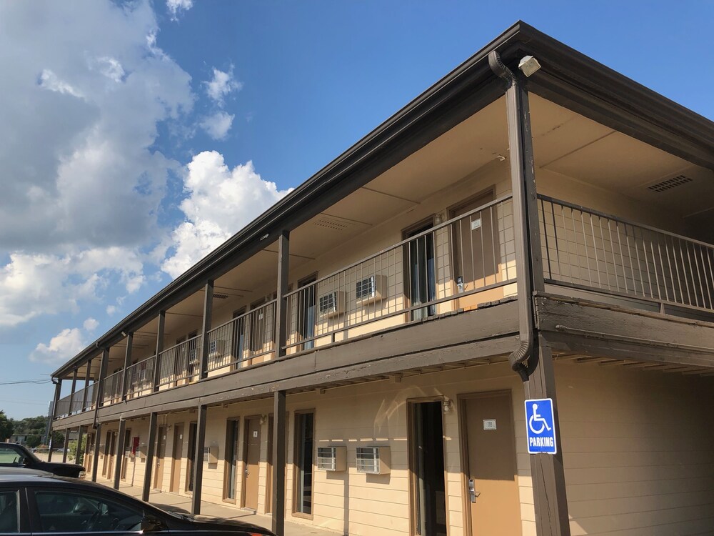 American Inn Council Bluffs - photo 23