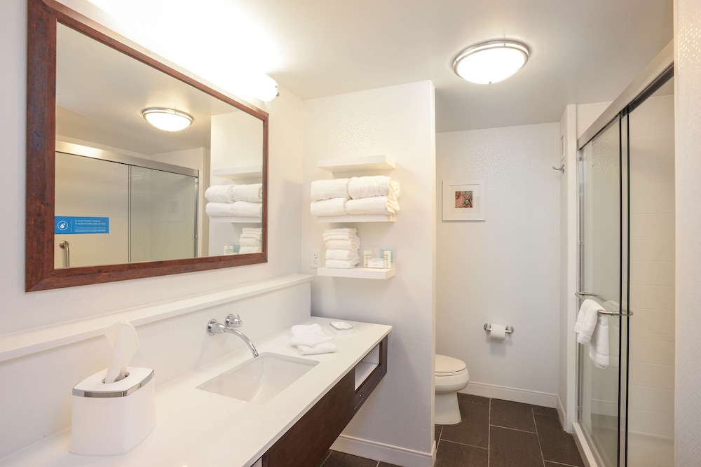 Hampton Inn & Suites Cincinnati Kenwood - photo 20