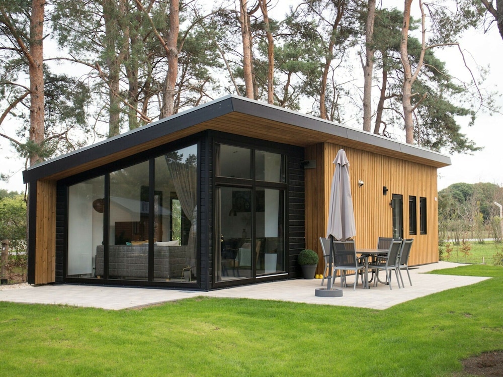 Modern Chalet Near De Veluwe National Park — 4-Star Luxury Hotel in Otterlo, Netherlands