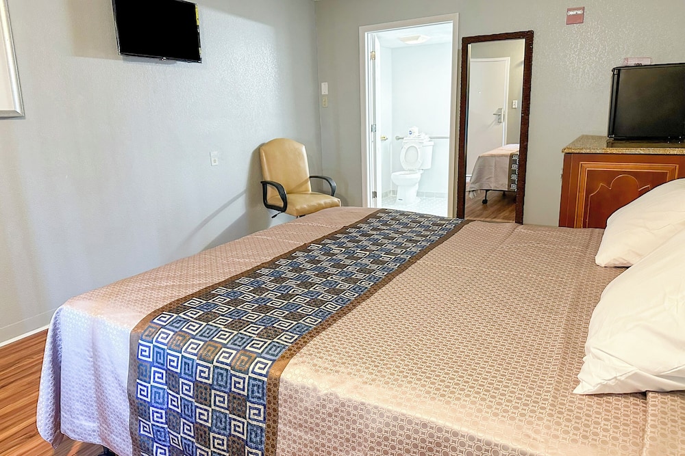 Hahira Inn By OYO near Valdosta - photo 30