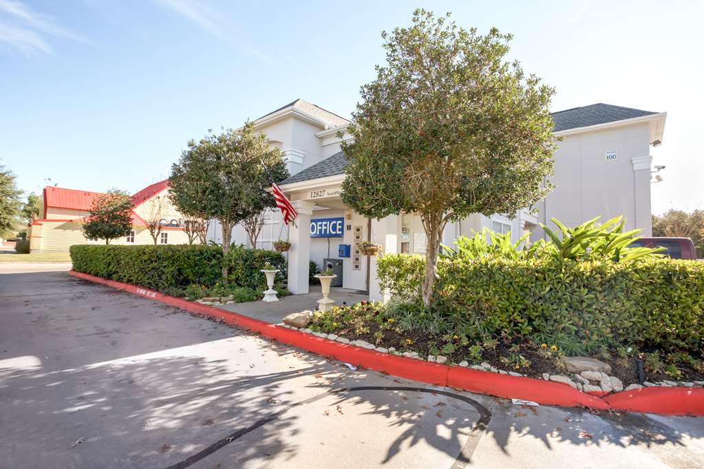 Studio 6 Stafford TX Houston Sugarland - photo 2