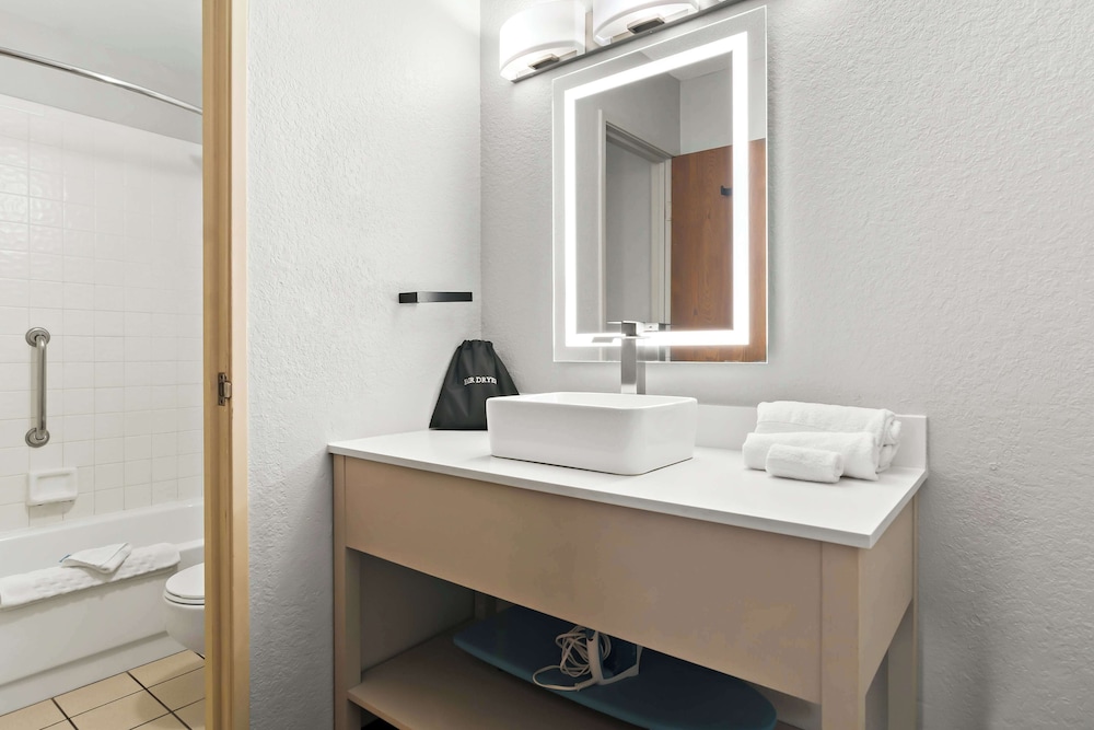 Best Western The Oasis at Joplin - photo 27