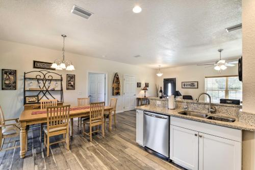 Canal Front Home with Boat Dock in Crystal River — 4-Star Luxury Hotel in Crystal River, United States