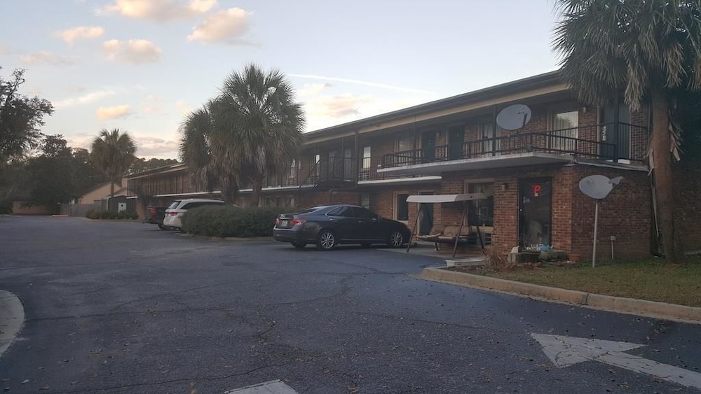 Palmetto Inn - last minute hotel in Estill
