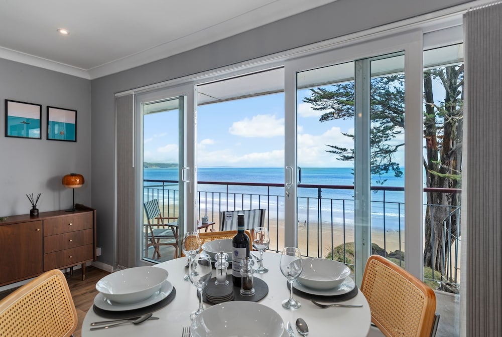 Lifes a Beach Direct Beach Access Sea Views — 4-Star Luxury Hotel in Saundersfoot, United Kingdom