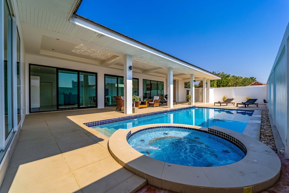 Modern Large 2 Bedroom Pool Villa PV2 — 4-Star Luxury Hotel in Hua Hin, Thailand