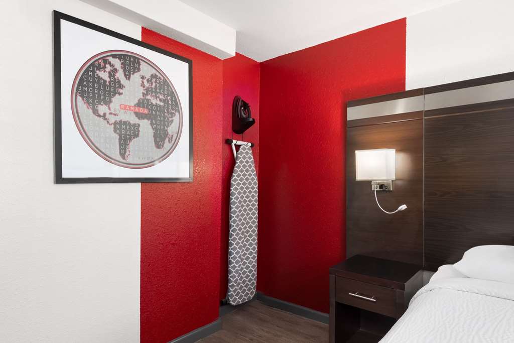 Ramada by Wyndham Medford Airport North - photo 15