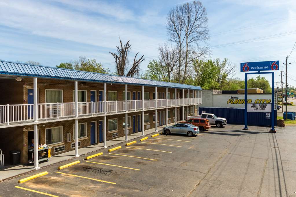 Motel 6