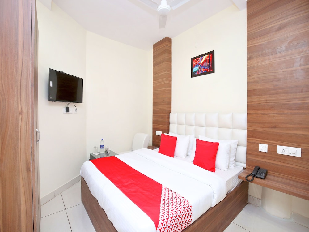 Hotel 365
