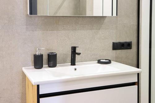 Stylish 3BR Duplex in Avlabari By Wehost