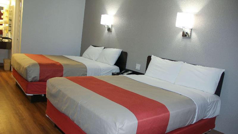 Motel6 Fayetteville AR - photo 35