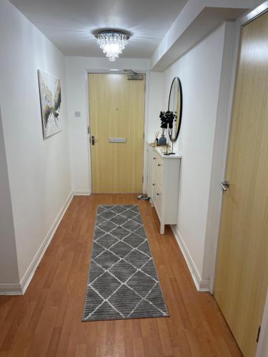 Entire 2 bedroom Beautiful newly furnished flat — 4-Star Luxury Hotel in Glasgow, United Kingdom