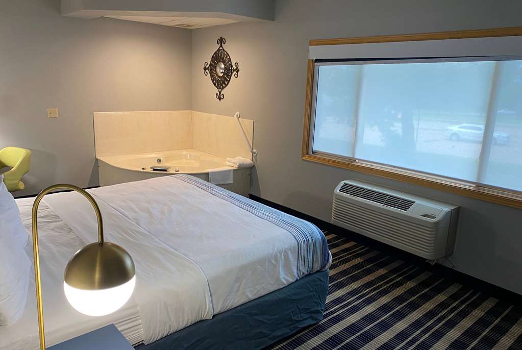 AmericInn by Wyndham Chanhassen - photo 25