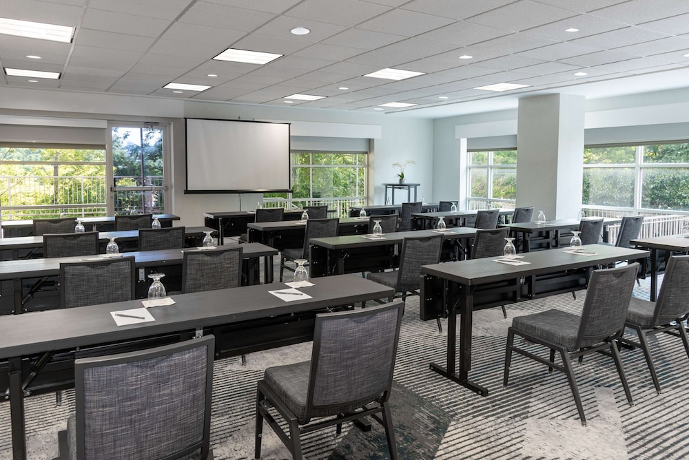 Hilton Garden Inn Arlington Courthouse Plaza - photo 37