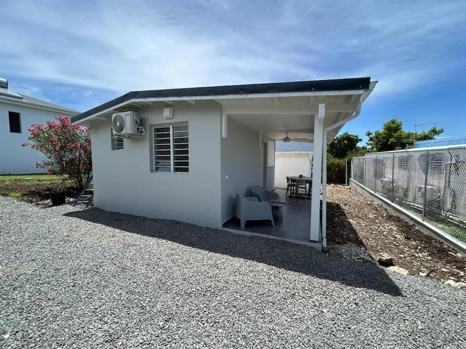 Bungalow proche de la plage de l'anse à l'eau — 4-Star Luxury Hotel in Saint-Francois, Guadeloupe