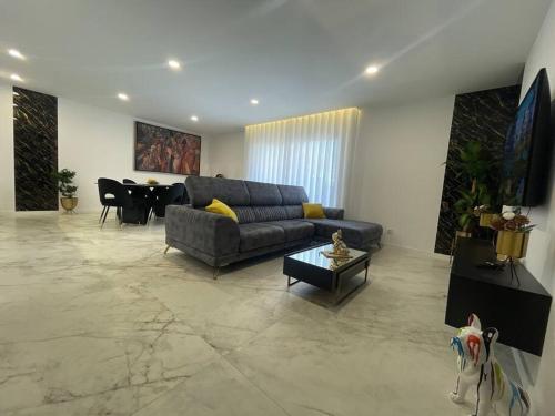 Chez Alexandre Magnifique Appartement Ponte de Lima Wifi Gratuit Parking Gratuite — 4-Star Luxury Hotel in Ponte De Lima, Portugal