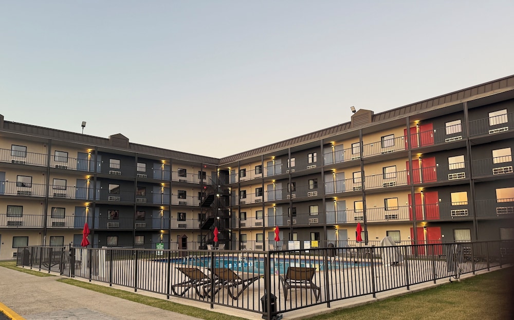 Ramada By Wyndham Kenner New Orleans Airport South - photo 32