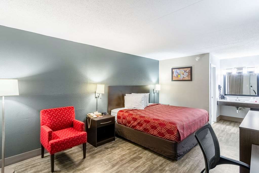 Econo Lodge Crestview South - photo 16