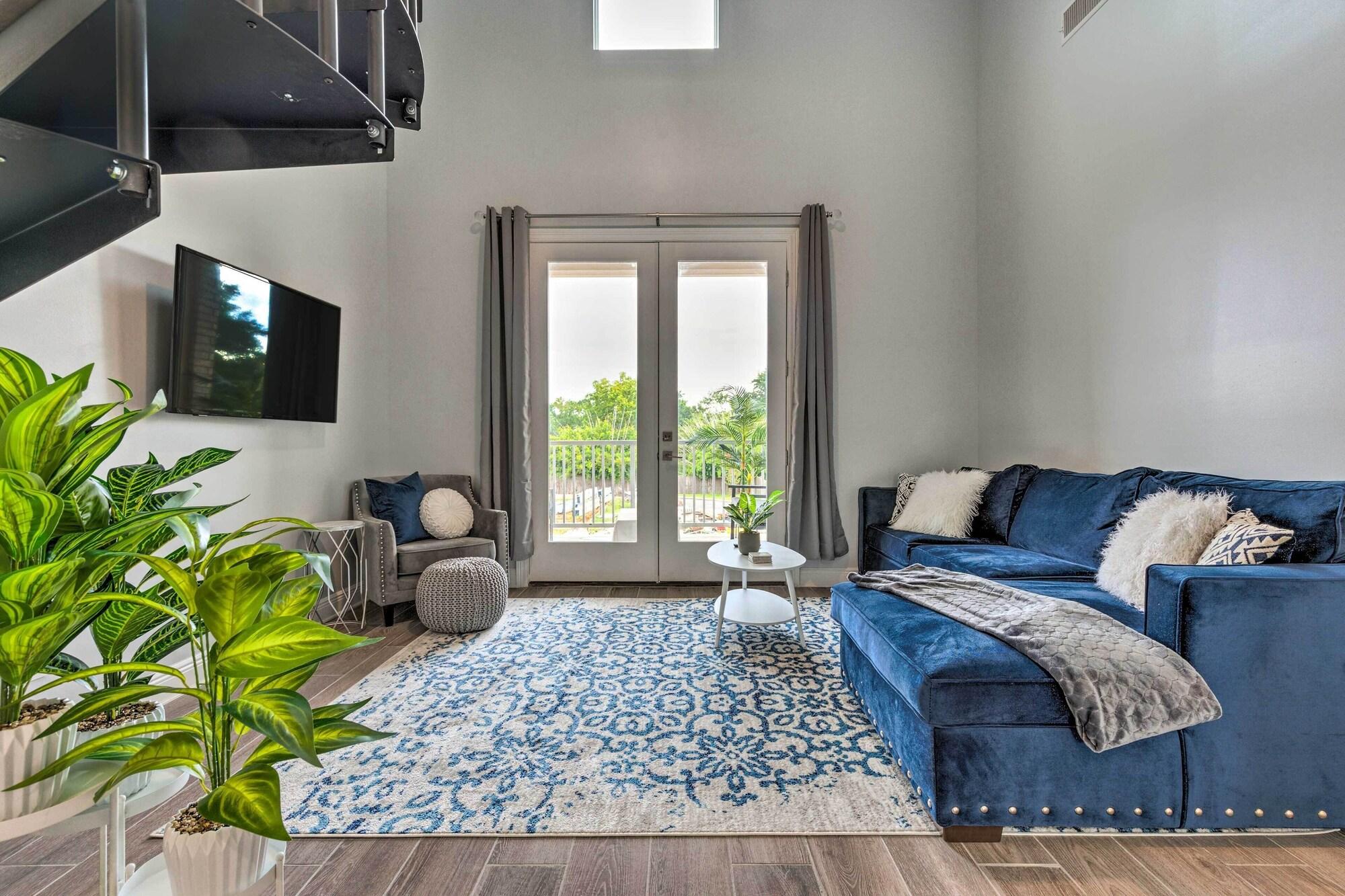 Fins Up — 4-Star Luxury Hotel in Long Beach, United States