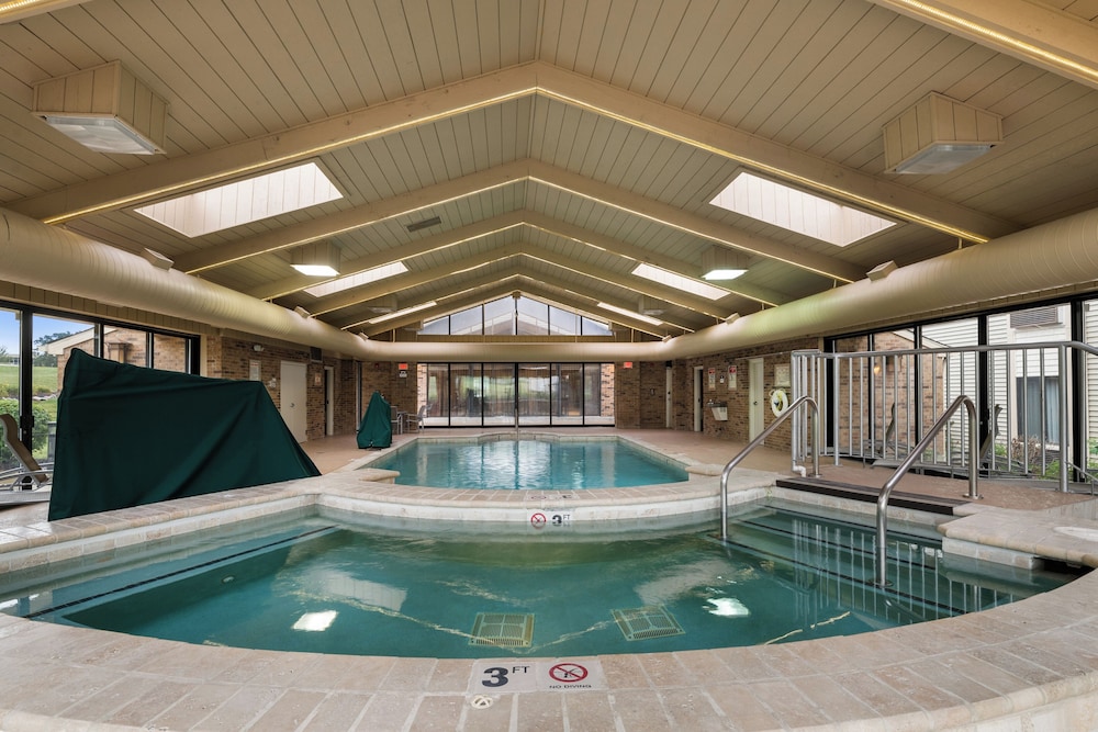 Antioch Inn & Suites Near Gurnee - photo 13