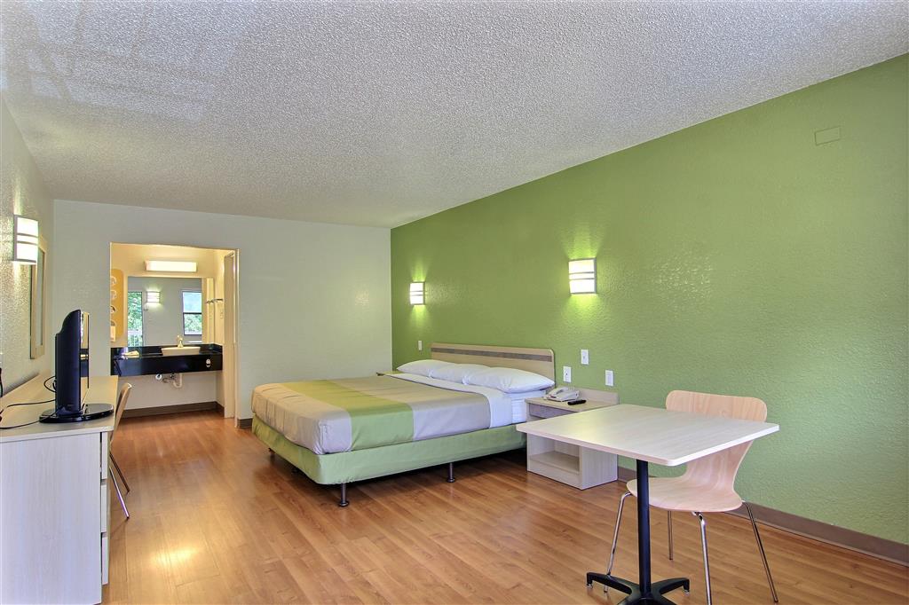 Motel 6 Austin TX Central Downtown UT - photo 8