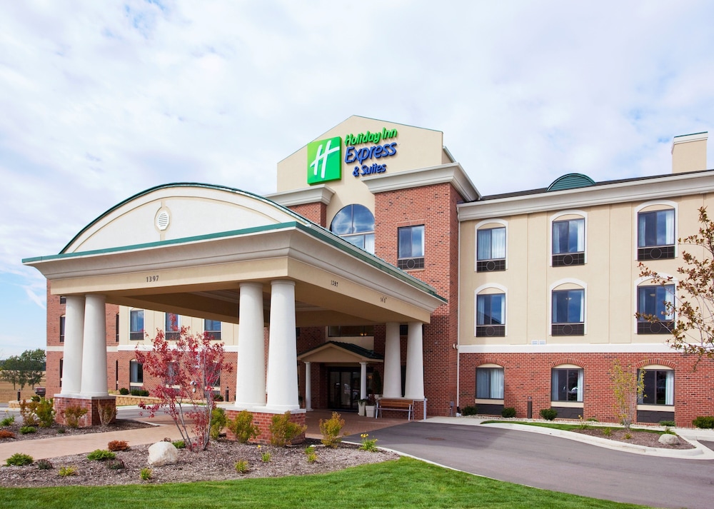 Holiday Inn Express & Suites Howell by IHG — hotel in Howell