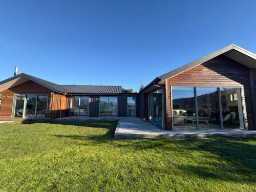 Boulder 15 3 Bed in Lake Tekapo, New Zealand