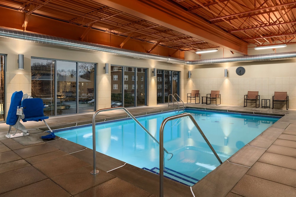 Hampton Inn & Suites Clayton St. Louis Galleria Area - photo 23