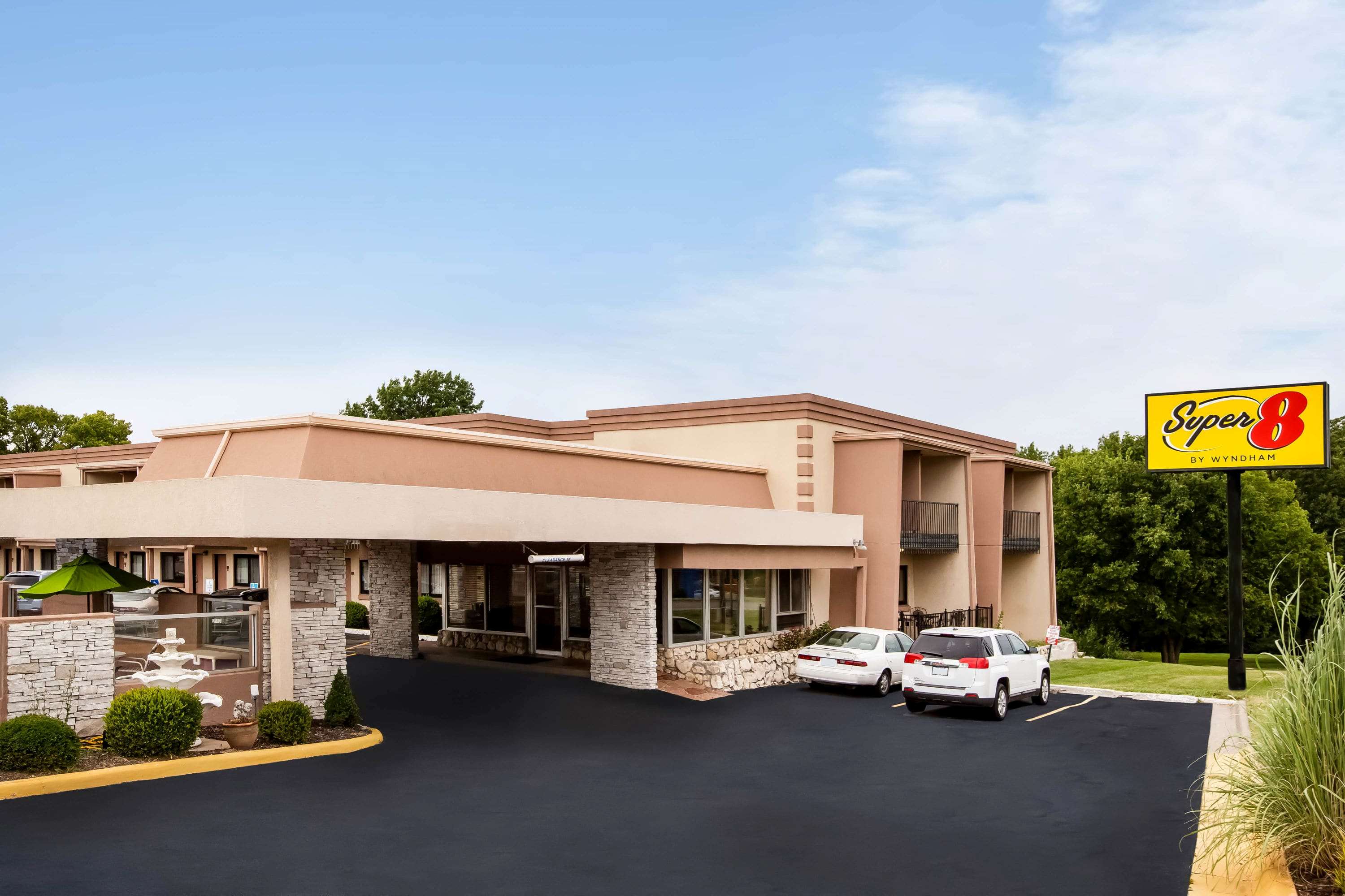Super 8 by Wyndham Lawrence - photo 47
