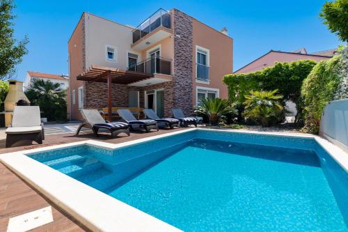 Luxury villa Vincent — 4-Star Luxury Hotel in Slatine, Croatia