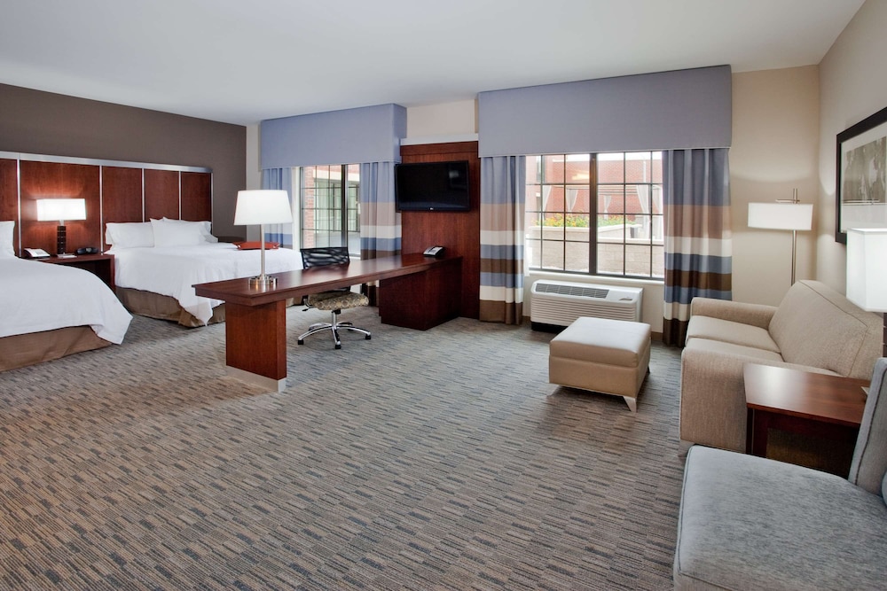 Hampton Inn & Suites Chapel Hill Carrboro Downtown - photo 7