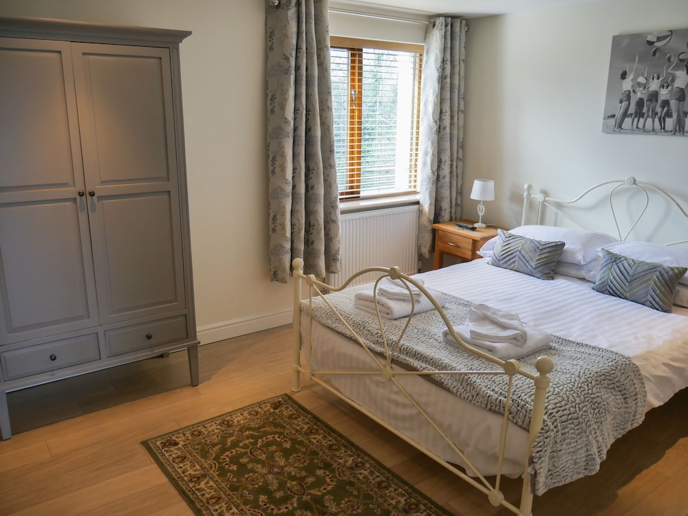 Tewitfield Marina — 5-Star Luxury Hotel in Lancaster, United Kingdom