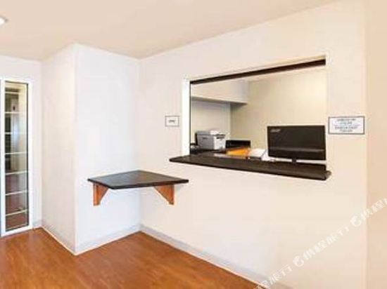 WoodSpring Suites Sacramento - photo 12