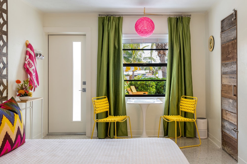 Sunset Inn & Cottages - photo 18
