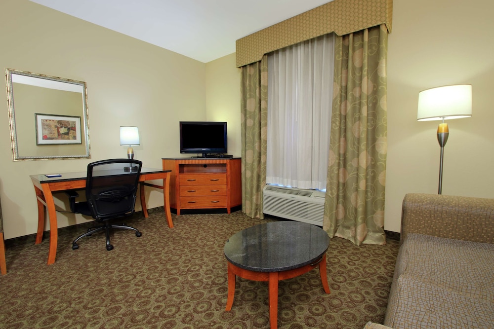 Hampton Inn & Suites Buffalo - photo 18