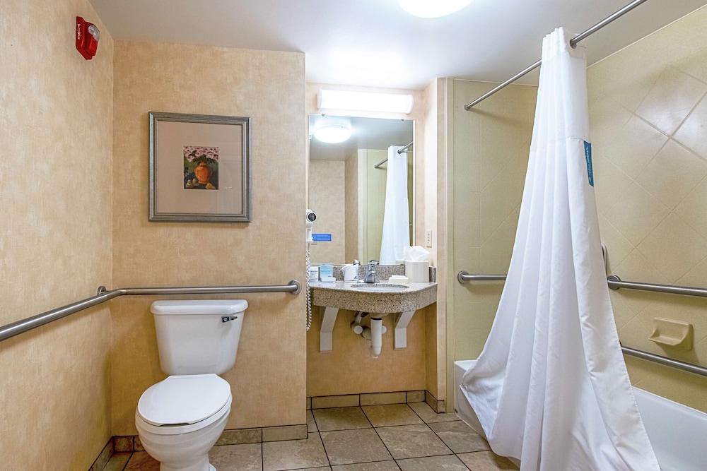 Hampton Inn Pine Grove - photo 34