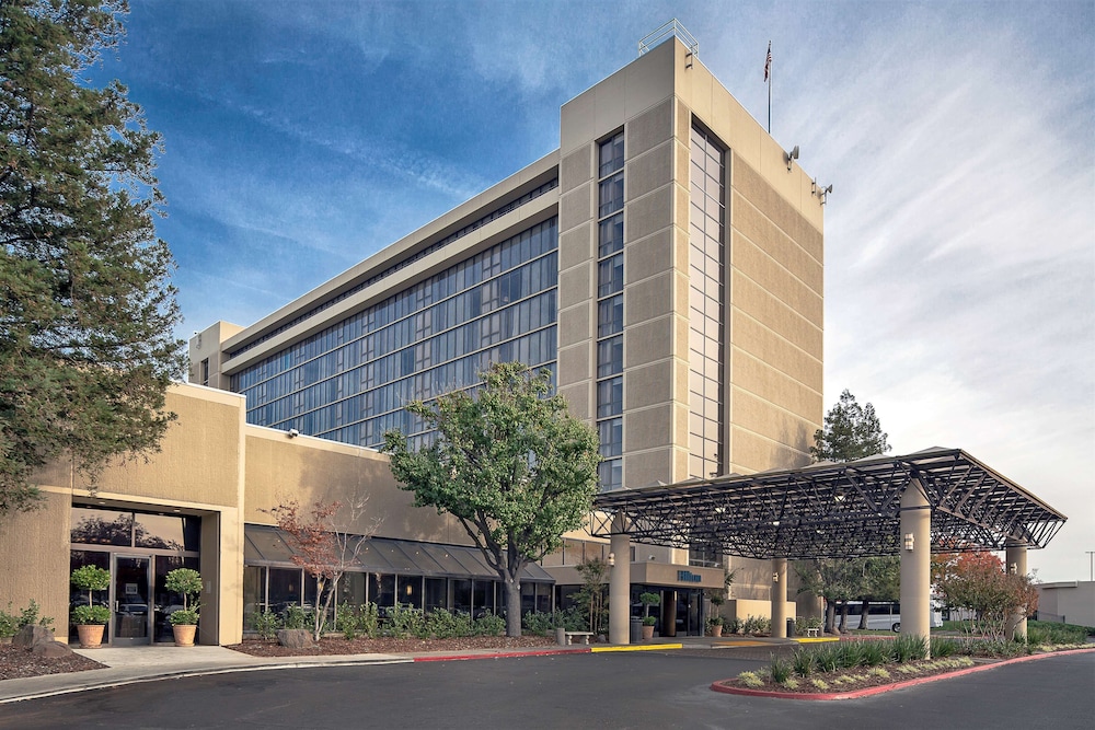 Hilton Sacramento Arden West - photo 42