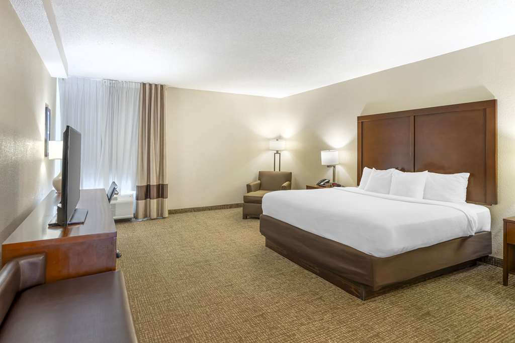Comfort Inn Meridian Bonita Lakes - photo 17