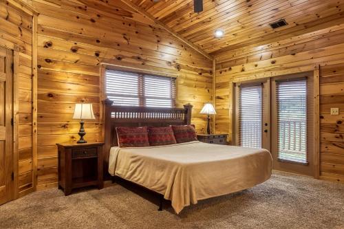 Lazy Bear Lodge Hot Tub Resort Pool WIFI 1089 FREE tickets each paid day Dollywood and More - photo 18