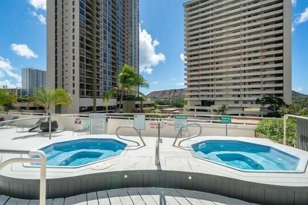 Modern 12th Floor Waikiki Banyan Condo with Partial Ocean Views by Koko Resort Vacation Rentals Honolulu - photo 23