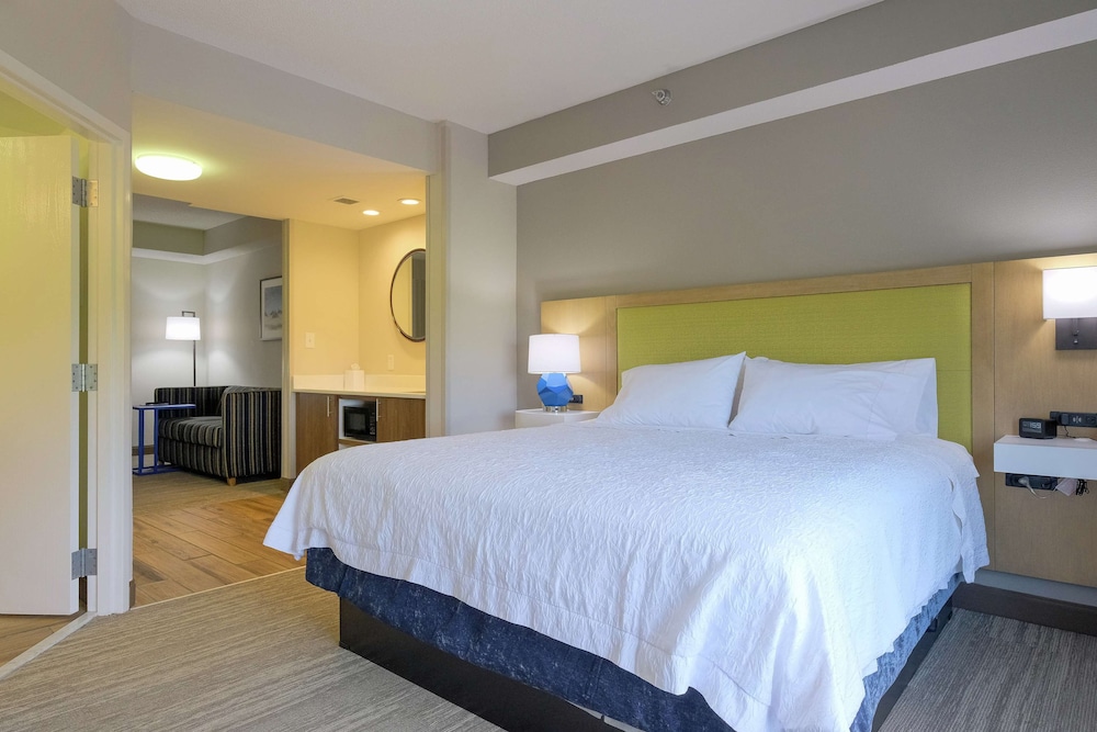 Hampton Inn Edenton - photo 40