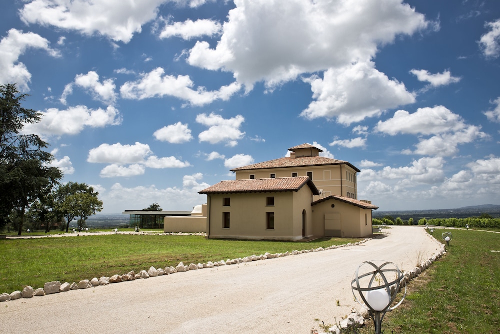 Cincinnato Wine Resort — hotel in Cori